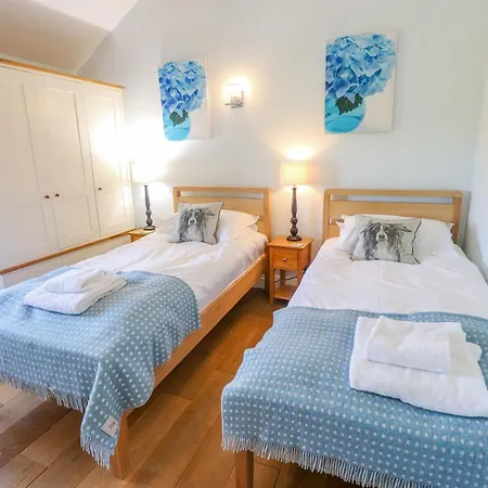 The House Tatil Evi Kendal